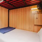 Golden Sands Dormitory And Single Ac Rooms