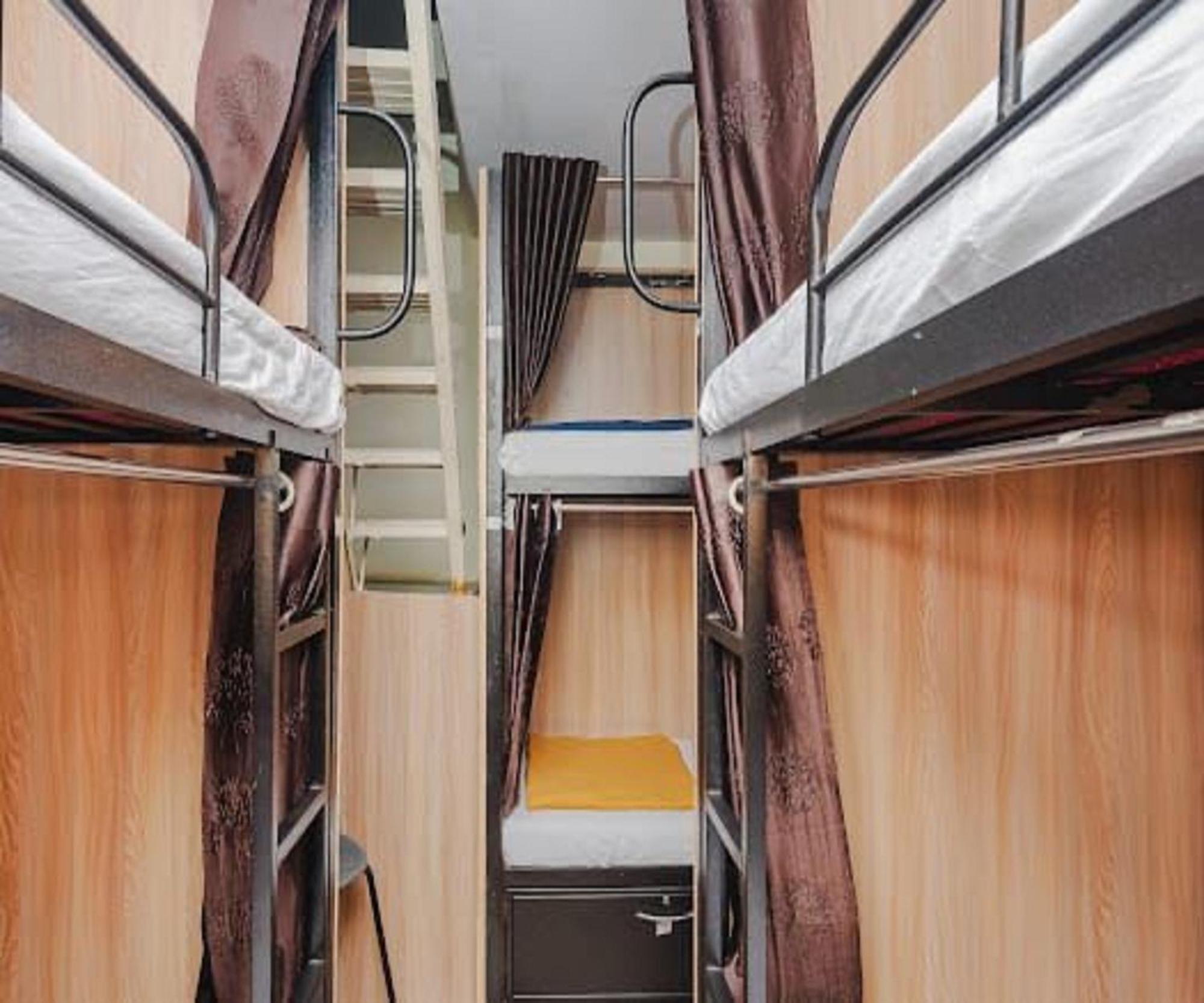 Golden Sands And Single Ac Apartment Mumbai