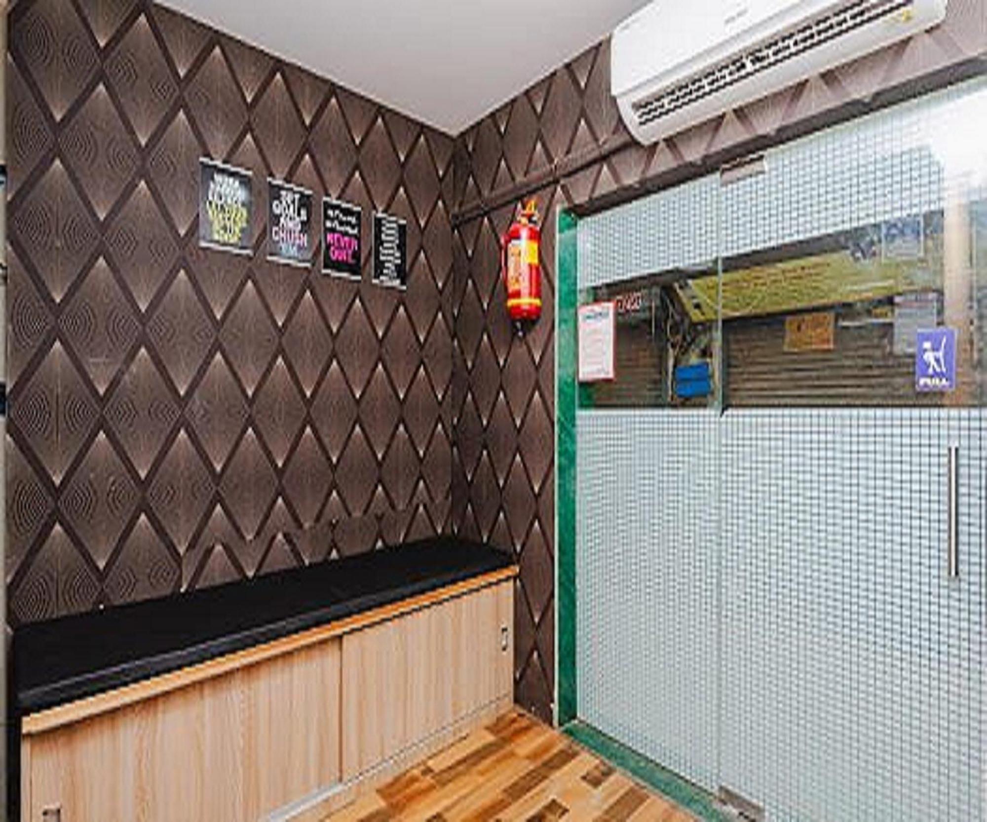 Golden Sands And Single Ac Apartment *